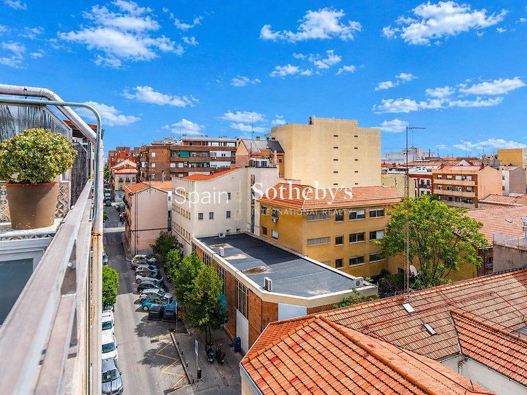 Penthouse for Sale in Madrid, Madrid 18