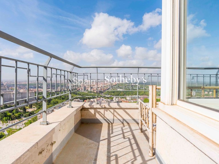 Apartment for Rent in Madrid, Madrid 11