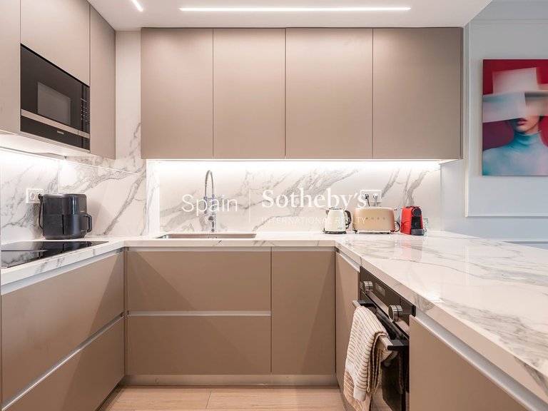 Apartment for Sale in Madrid, Madrid 13