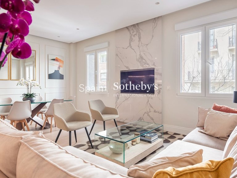 Apartment for Sale in Madrid, Madrid 5