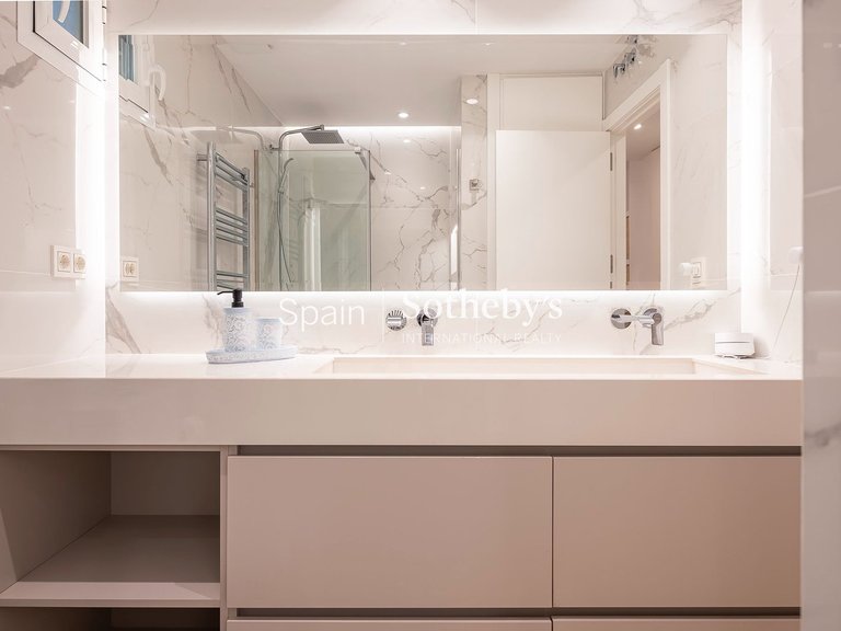 Apartment for Sale in Madrid, Madrid 27