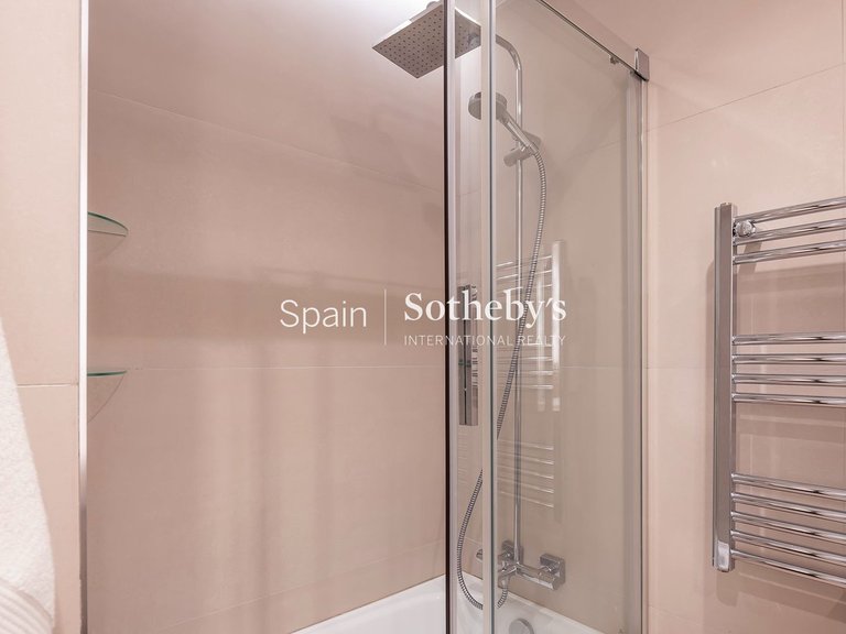 Apartment for Sale in Madrid, Madrid 22
