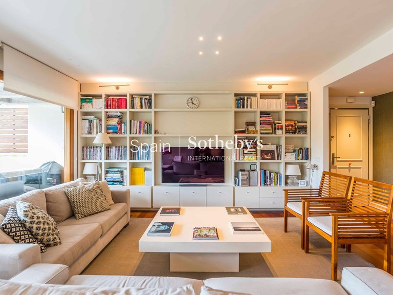 Apartment for Sale in Madrid, Madrid 18