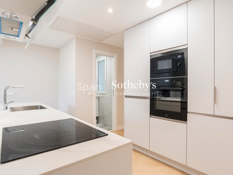 Apartment for Sale in Madrid, Madrid 11