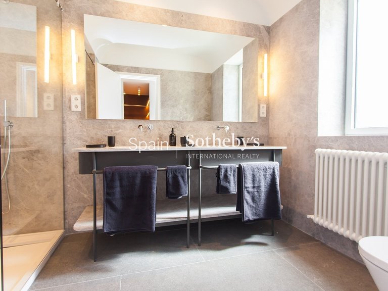 Apartment for Sale in Madrid, Madrid 18