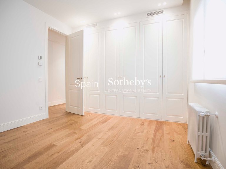 Apartment for Sale in Madrid, Madrid 24