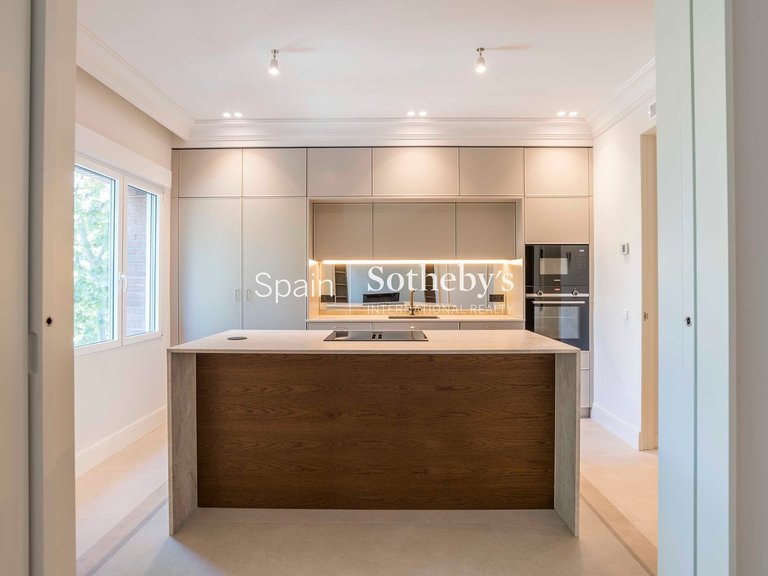 Apartment for Sale in Madrid, Madrid 11