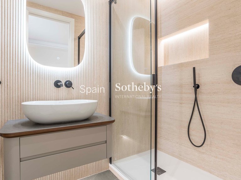 Apartment for Sale in Madrid, Madrid 22