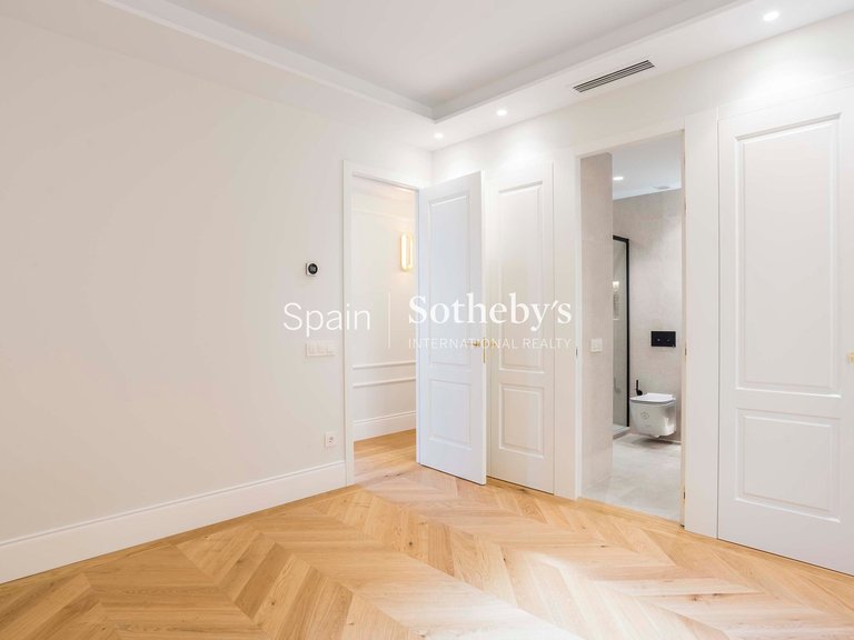 Apartment for Sale in Madrid, Madrid 21