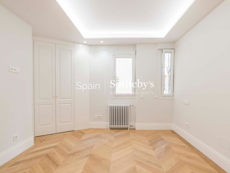 Apartment for Sale in Madrid, Madrid 32