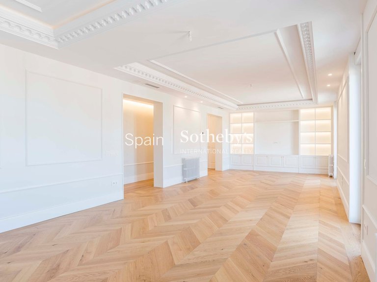 Apartment for Sale in Madrid, Madrid 16