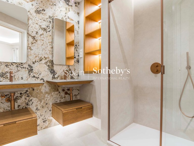 Apartment for Sale in Madrid, Madrid 40