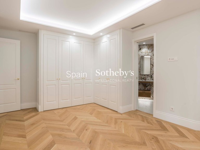 Apartment for Sale in Madrid, Madrid 36