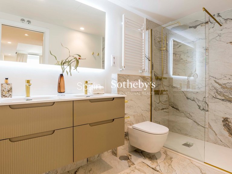 Apartment for Sale in Madrid, Madrid 22