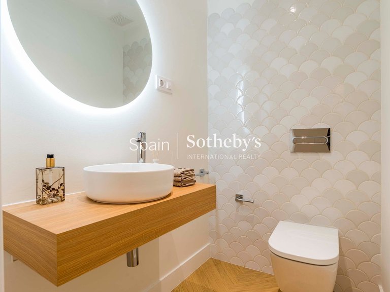 Apartment for Sale in Madrid, Madrid 18