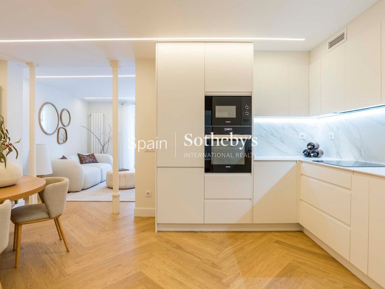 Apartment for Sale in Madrid, Madrid 11