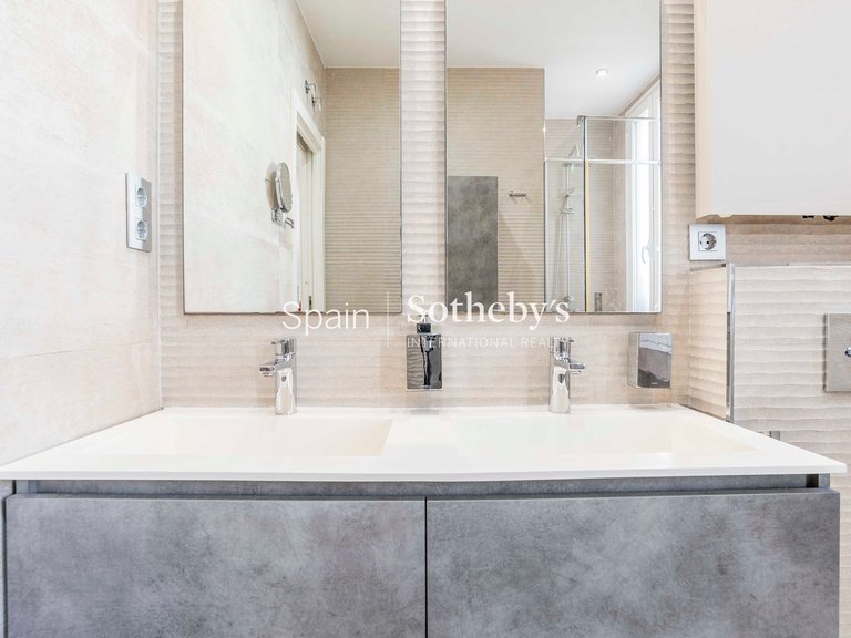 Apartment for Sale in Madrid, Madrid 27