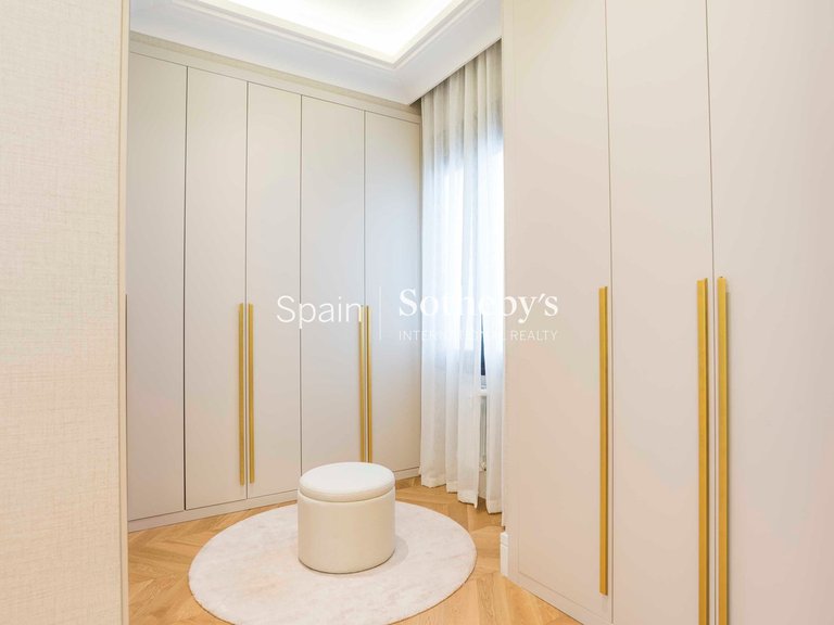 Apartment for Sale in Madrid, Madrid 16