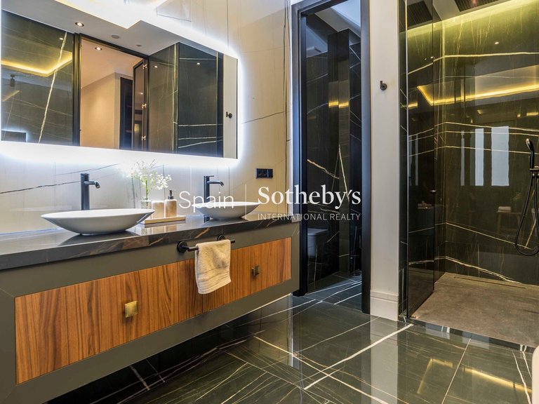 Apartment for Sale in Madrid, Madrid 19