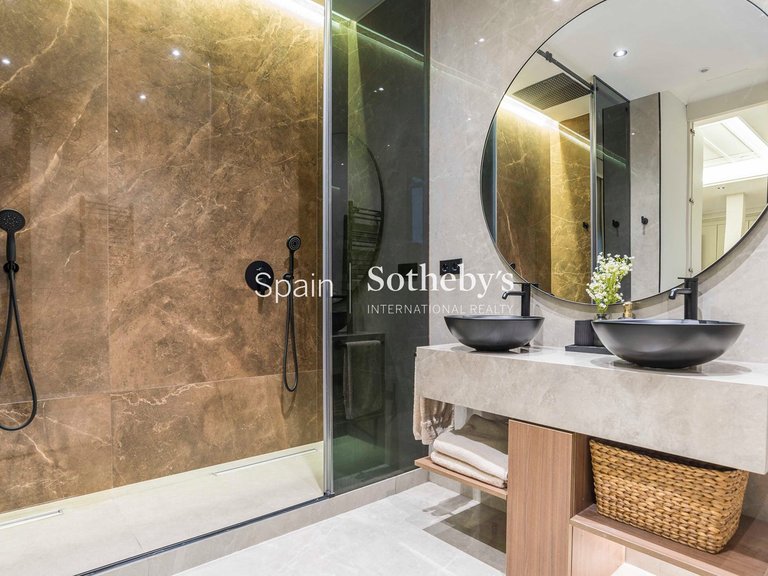 Apartment for Sale in Madrid, Madrid 32