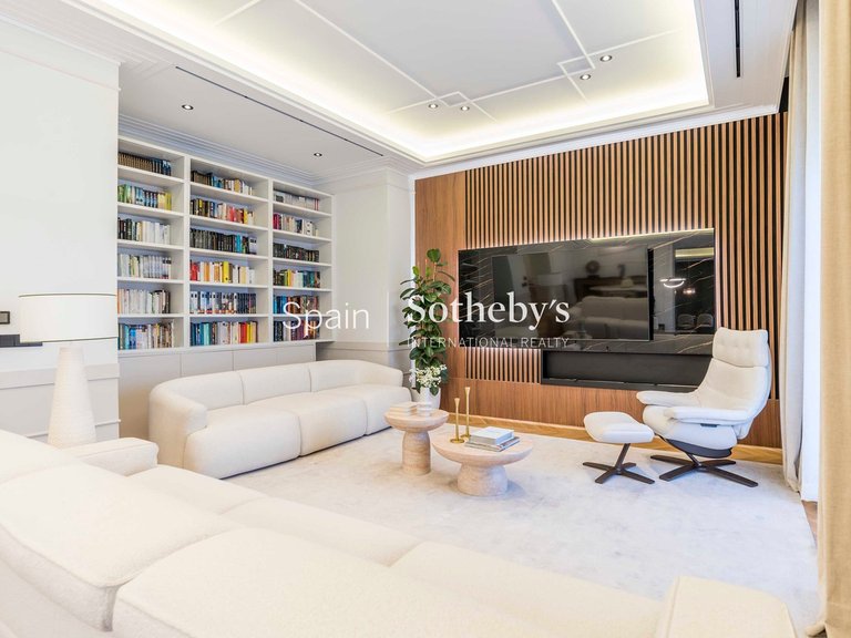 Apartment for Sale in Madrid, Madrid 2