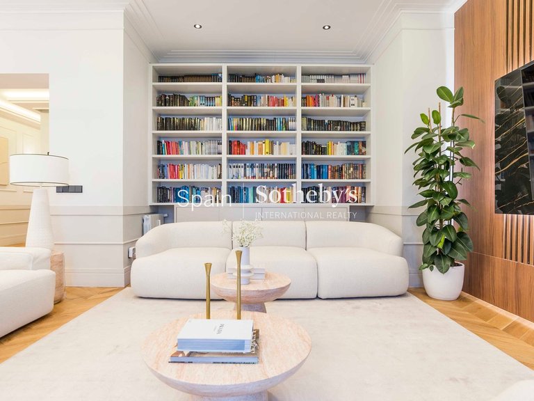 Apartment for Sale in Madrid, Madrid 5