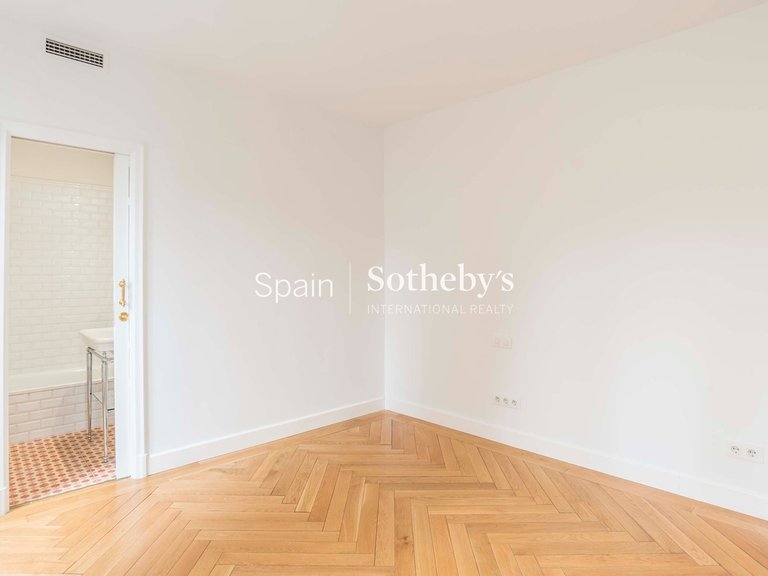 Apartment for Rent in Madrid, Madrid 11