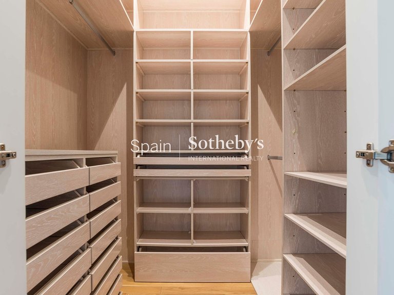 Apartment for Rent in Madrid, Madrid 22