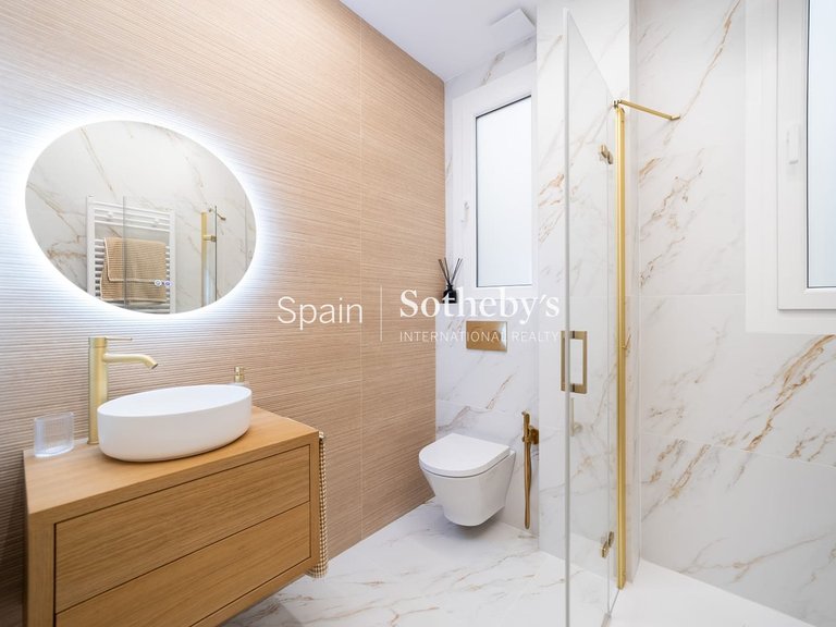 Apartment for Sale in Madrid, Madrid 16