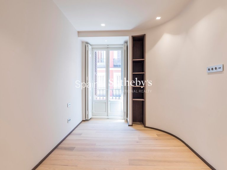 Apartment for Sale in Madrid, Madrid 5