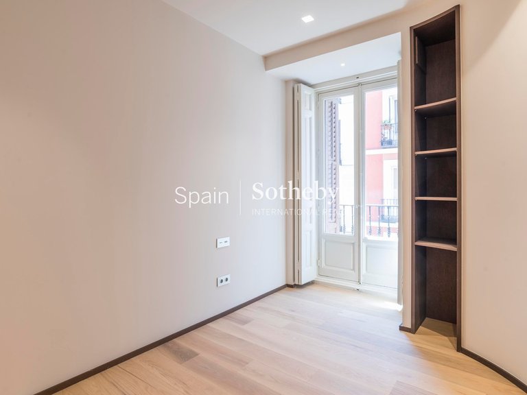 Apartment for Sale in Madrid, Madrid 32