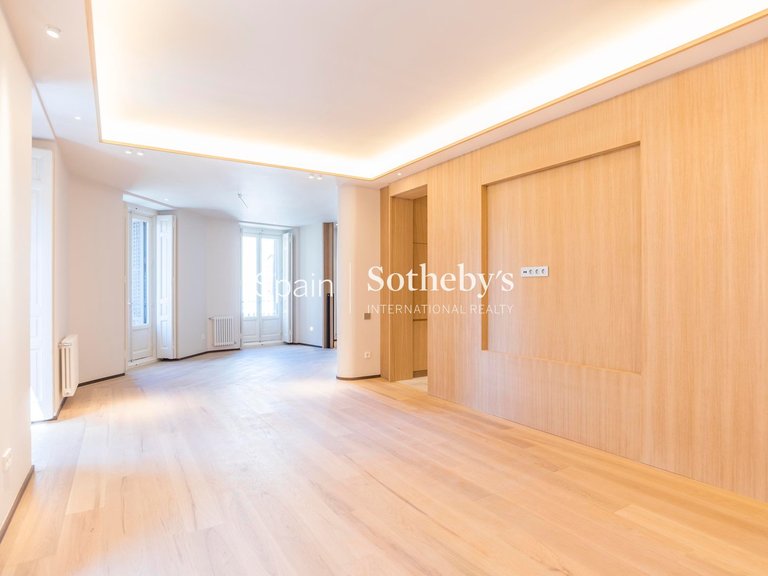Apartment for Sale in Madrid, Madrid 16