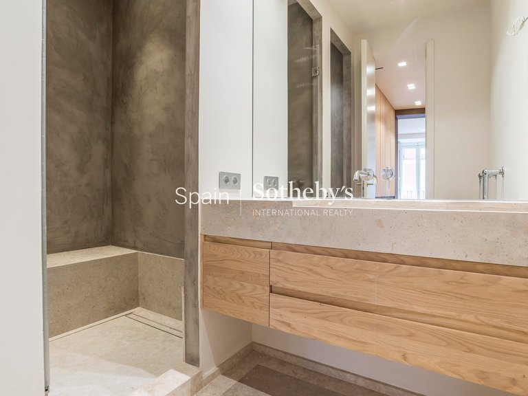 Apartment for Sale in Madrid, Madrid 17