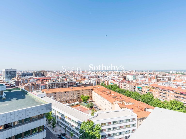Penthouse for Rent in Madrid, Madrid 11