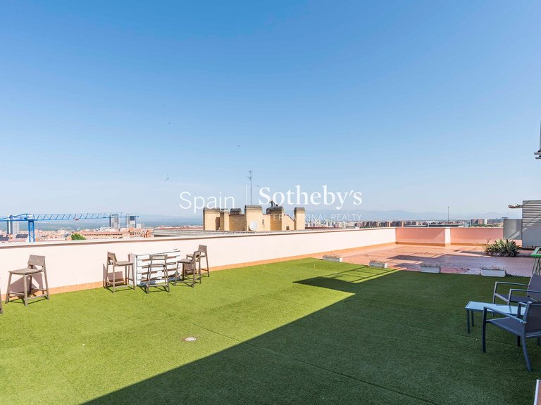 Penthouse for Rent in Madrid, Madrid 4