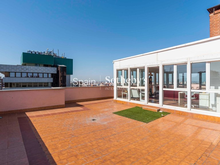Penthouse for Rent in Madrid, Madrid 3