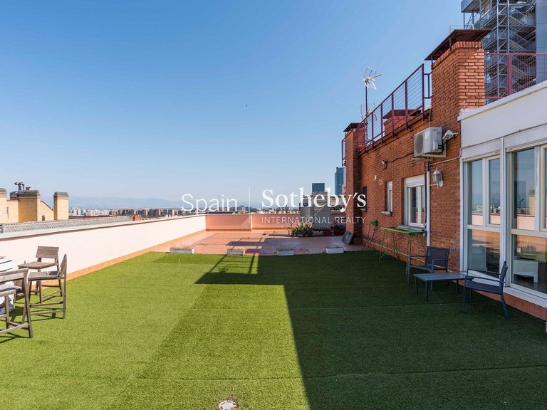 Penthouse for Rent in Madrid, Madrid 6