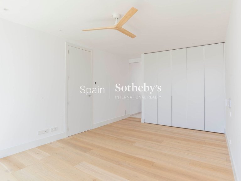 Town House for Rent in Madrid, Madrid 16