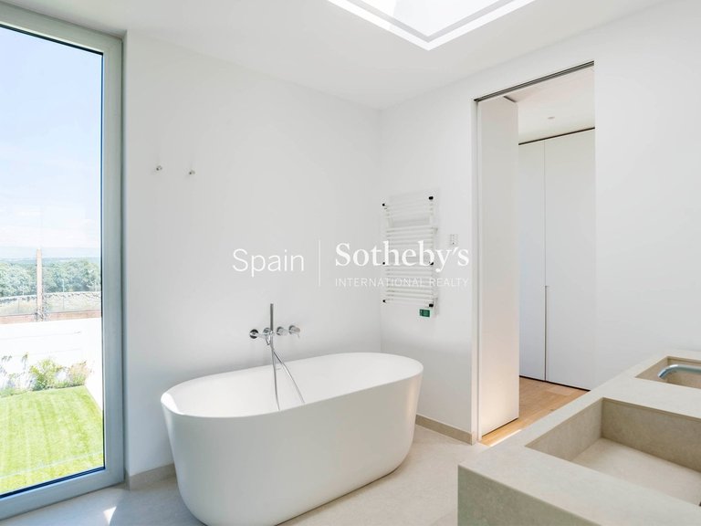 Town House for Rent in Madrid, Madrid 13