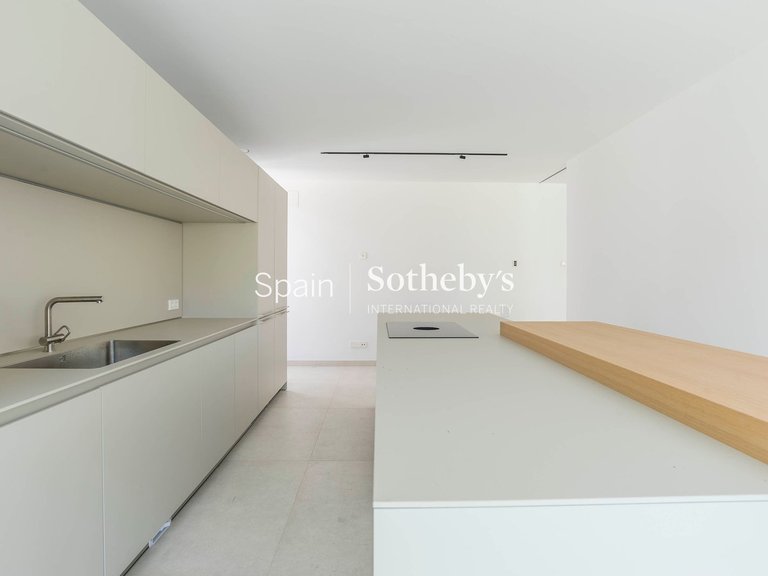 Town House for Rent in Madrid, Madrid 28