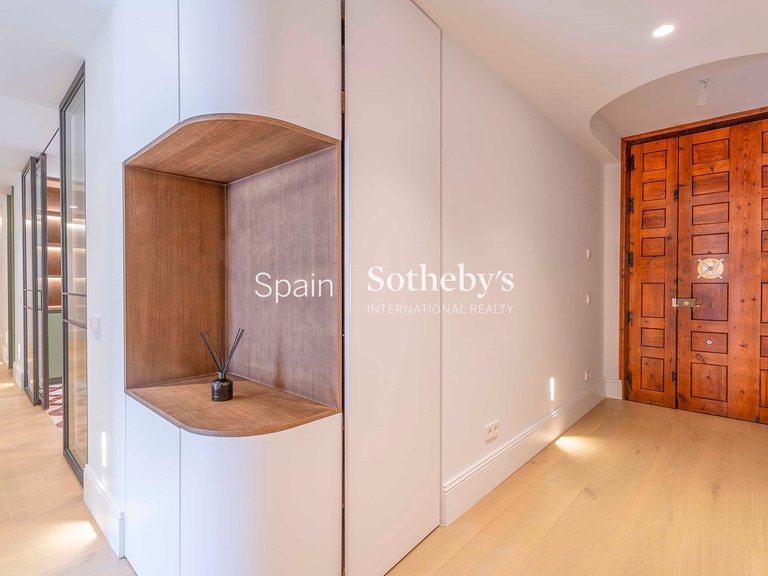 Apartment for Sale in Madrid, Madrid 18