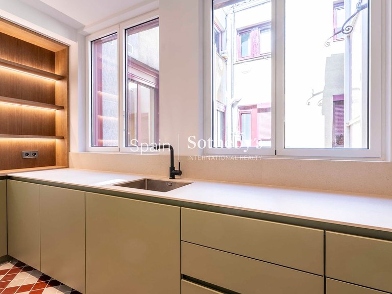 Apartment for Sale in Madrid, Madrid 16