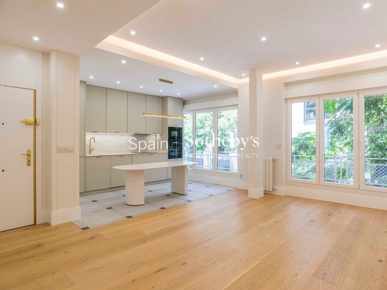 Apartment for Sale in Madrid, Madrid 2
