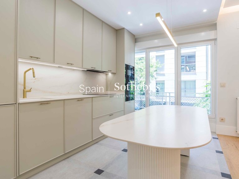 Apartment for Sale in Madrid, Madrid 19