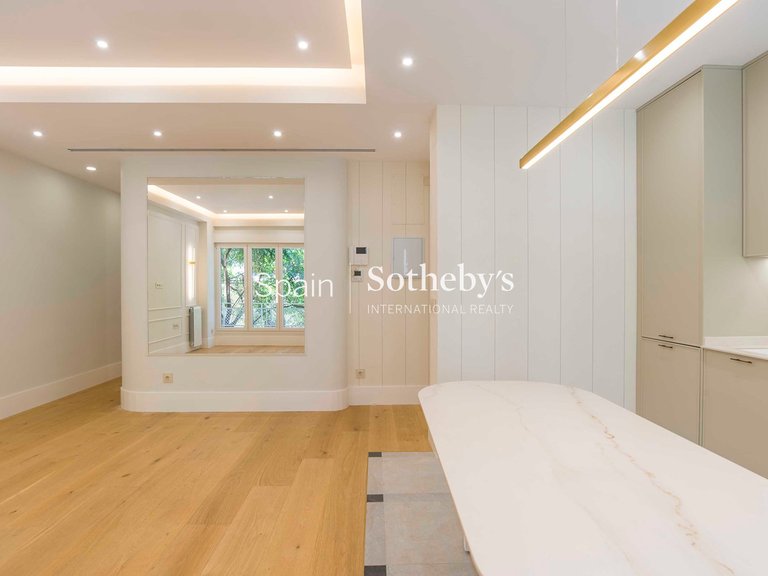 Apartment for Sale in Madrid, Madrid 16