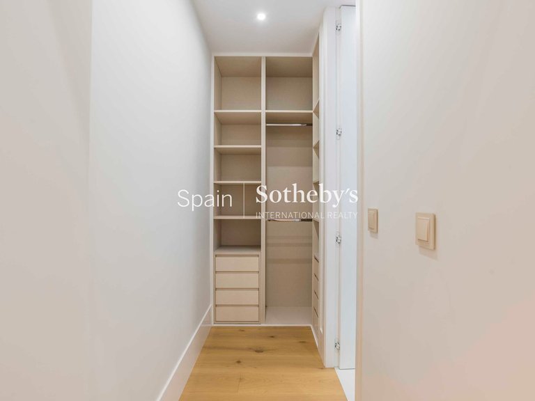 Apartment for Sale in Madrid, Madrid 27