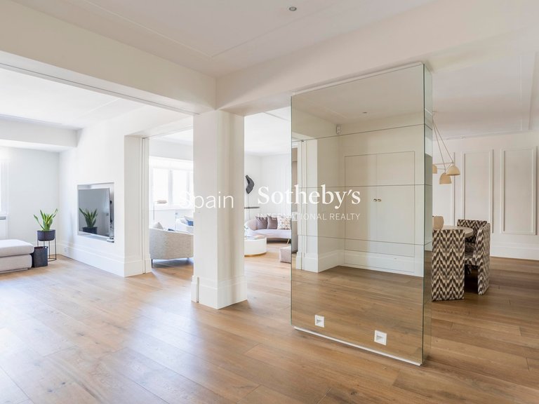 Apartment for Sale in Madrid, Madrid 5
