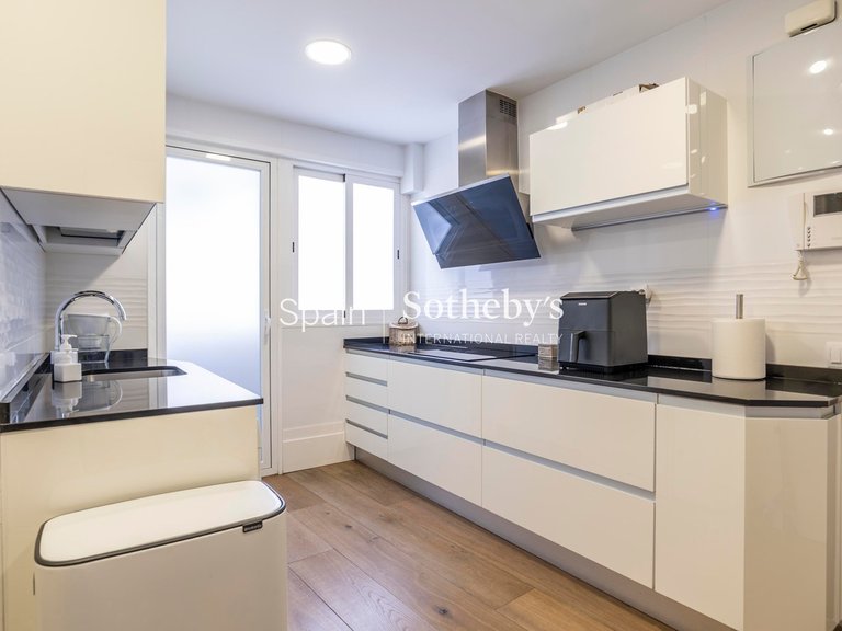 Apartment for Sale in Madrid, Madrid 18