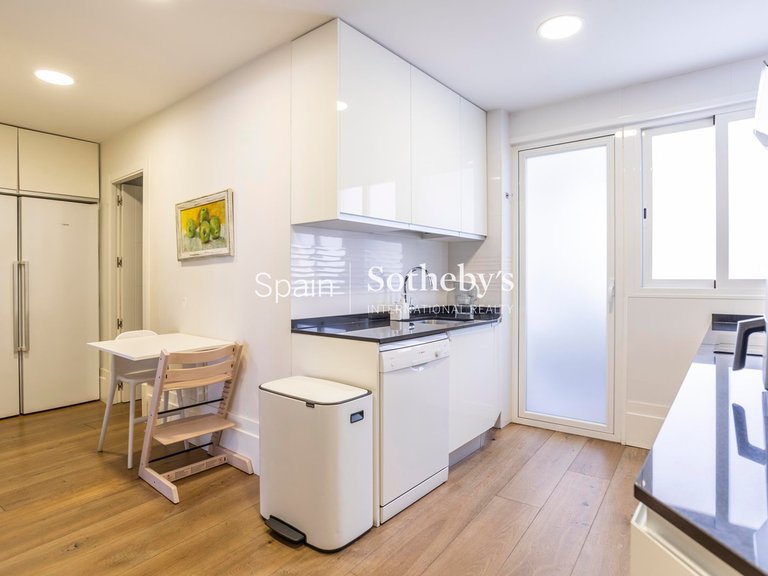 Apartment for Sale in Madrid, Madrid 22