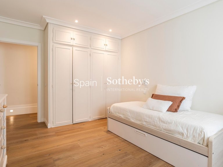 Apartment for Sale in Madrid, Madrid 27